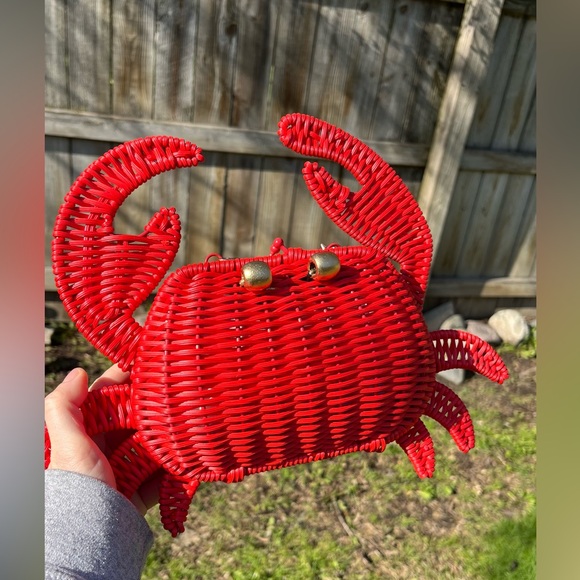 Handbags - Red crab wicker purse